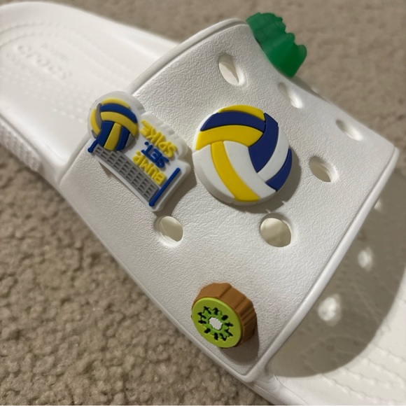 Crocs Unisex Women’s 6 Men’s 4 Classic Slide Sandals White Snow 206121-100 - Picture 6 of 11